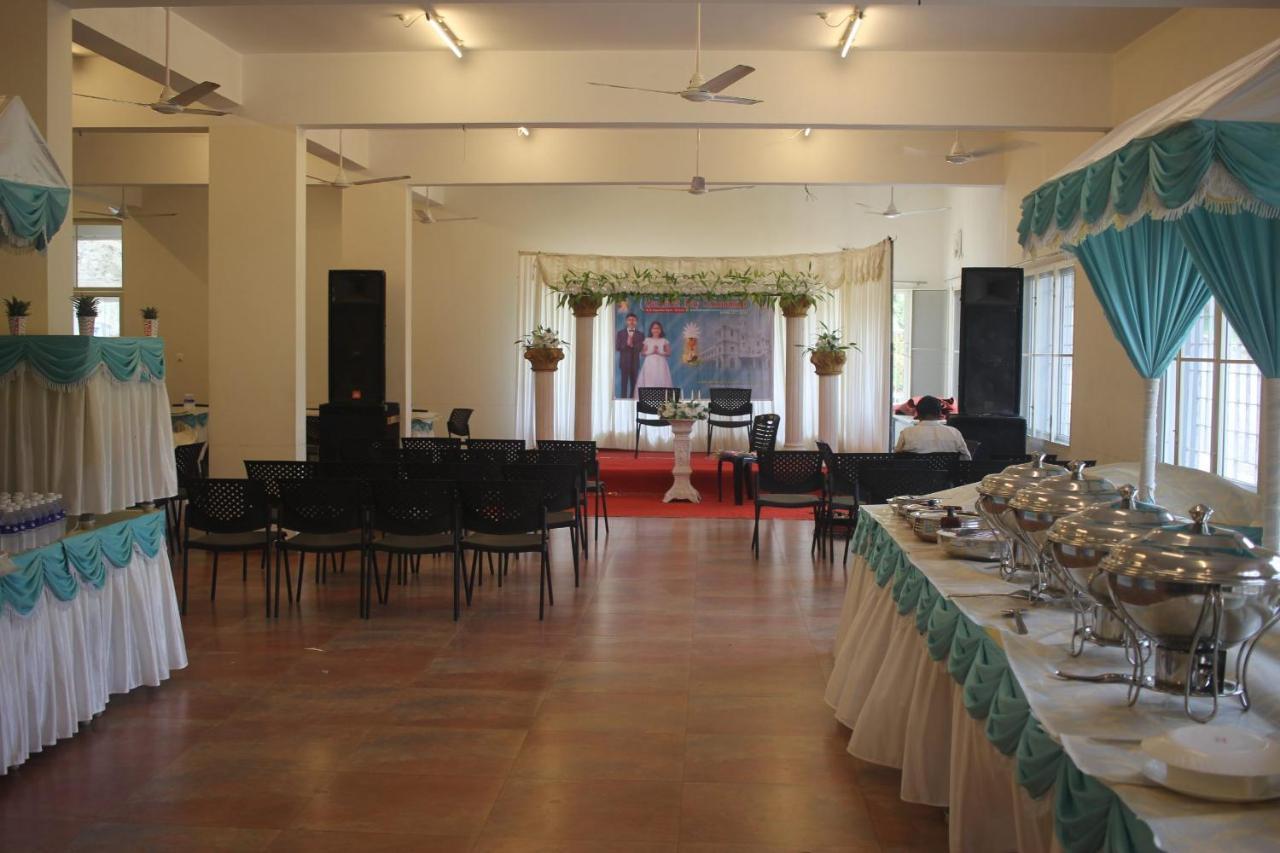 Angamaly Convention Centre Hotel Kochi Exterior photo