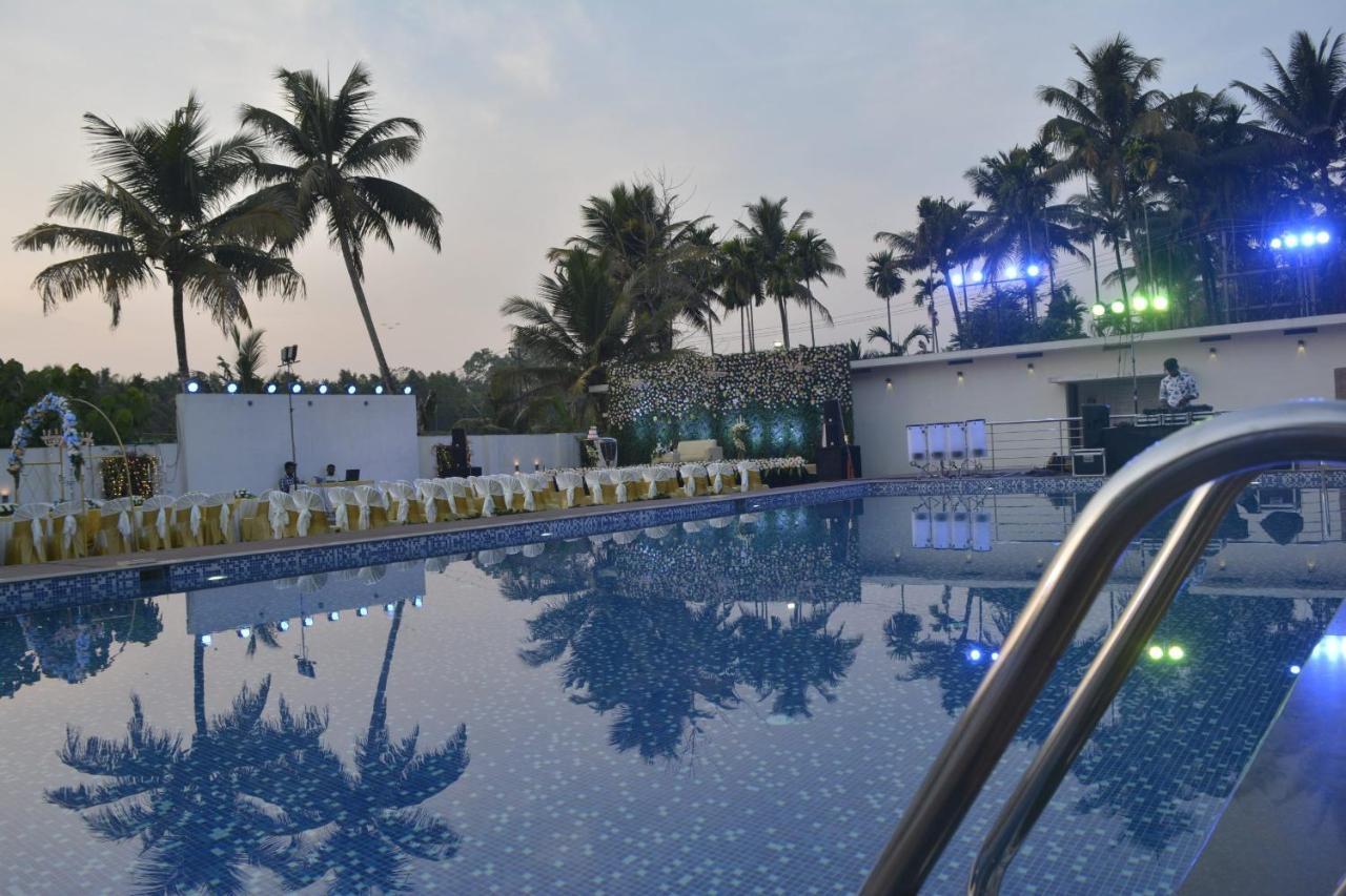 Angamaly Convention Centre Hotel Kochi Exterior photo